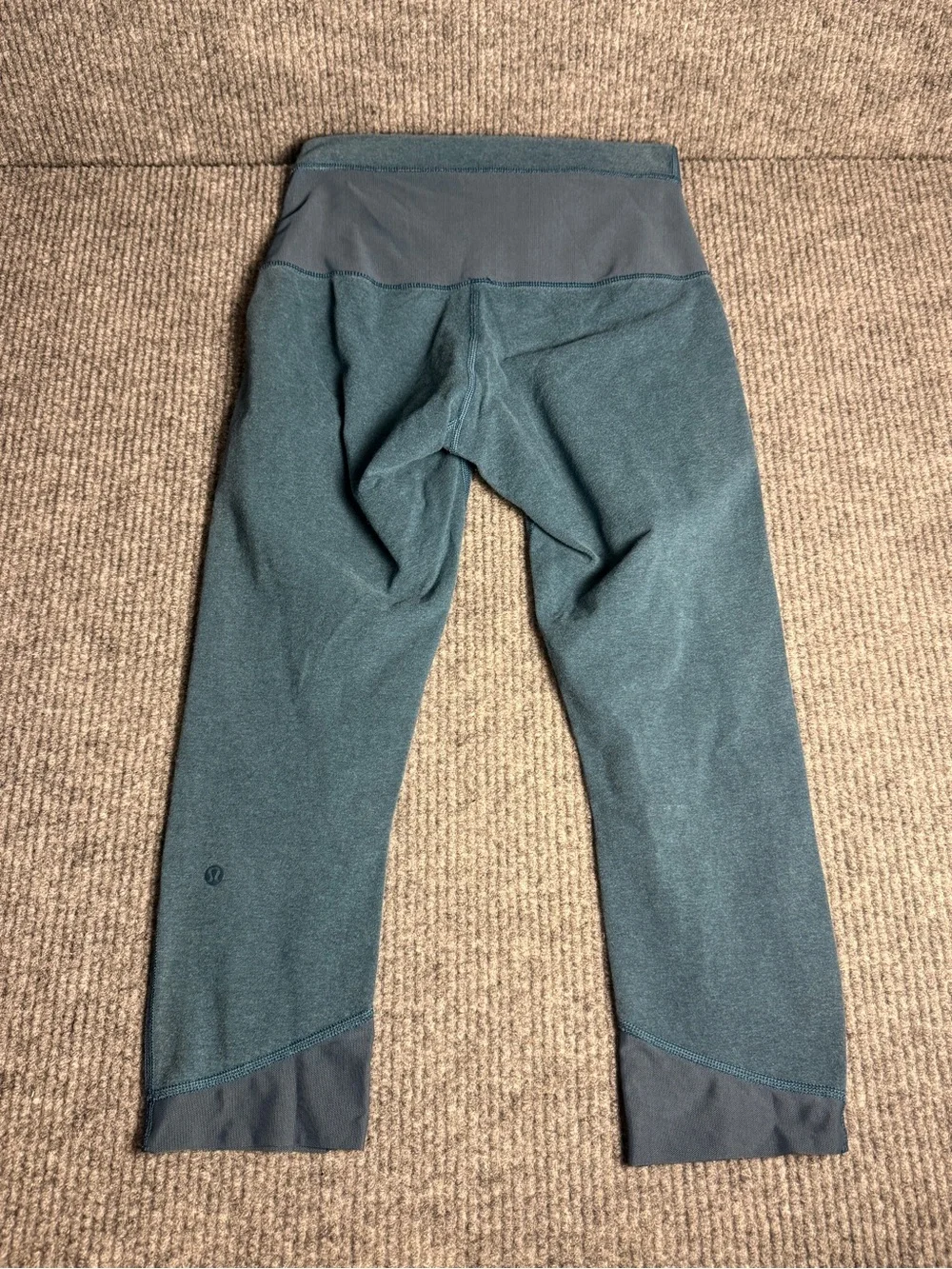 Lululemon Heathered Teal with Dark Teal Mesh Crop Workout Tights Size 6